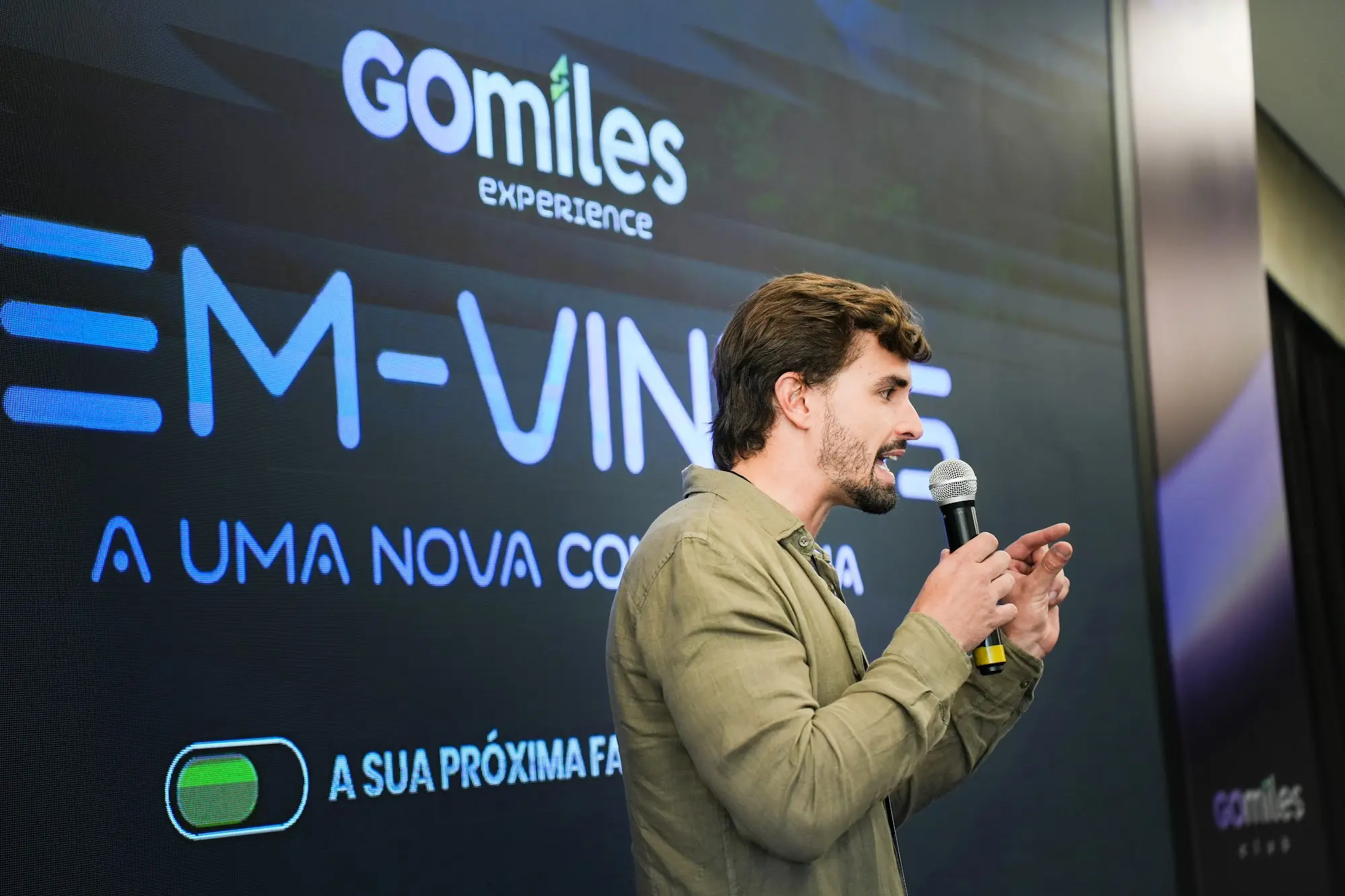 Aloysio Rebello no palco da Go Miles Experience